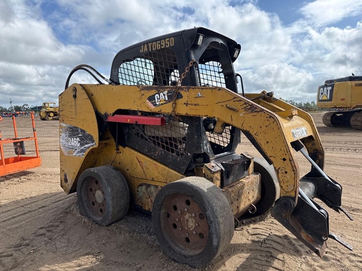 2012-caterpillar-246c-image-4