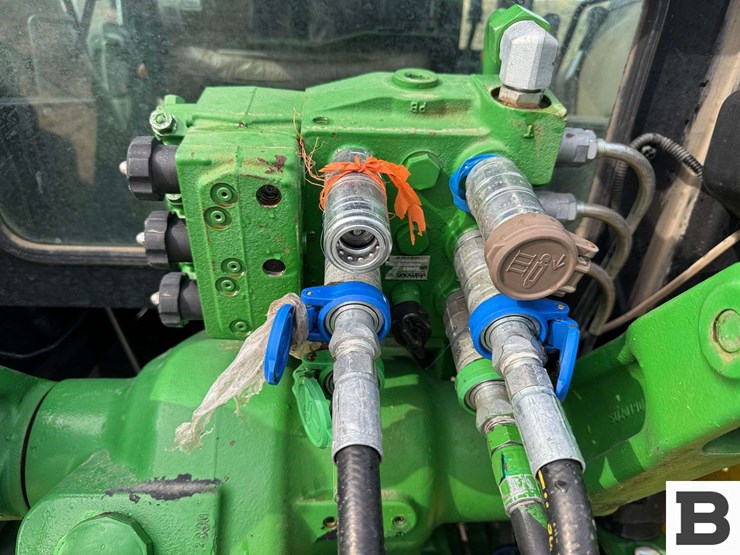 2011-john-deere-6115d-image-52