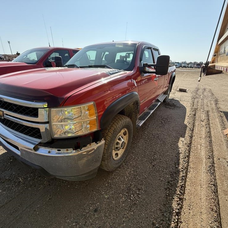#2141 • 2013 Chevrolet Silverado 2500HD 4x4 Pickup Truck
