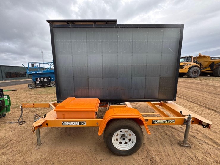 2018-solar-tech-silent-message-/-light-board-image-2