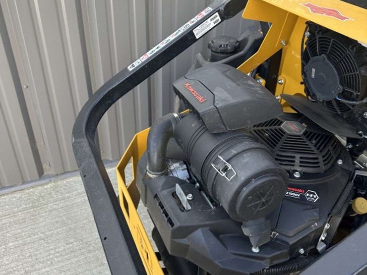 hustler-super-z-zero-turn-lawn-mower,-60"-cut,-kawasaki-fz1000-efi-38.5hp-engine,-60-hours-image-3