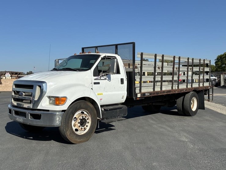 2010-ford-f650-image-1