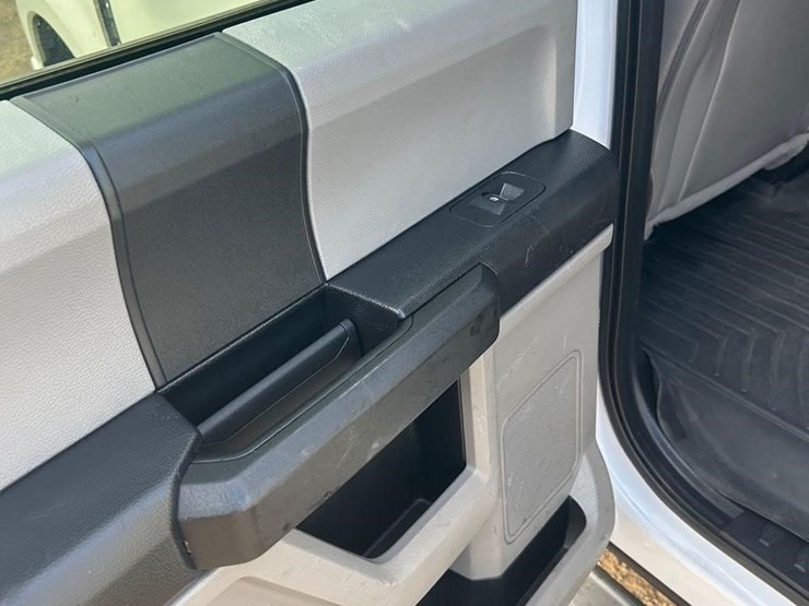 2019-ford-f350-xl-image-22