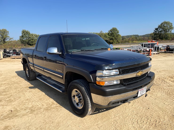 2002-chevrolet-silverado-2500hd-image-3
