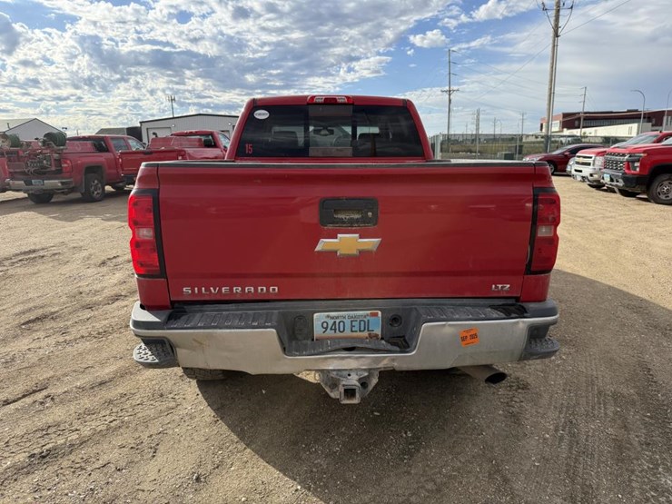 #2146-•-2015-chevrolet-silverado-2500hd-ltz-4x4-pickup-tru-image-4