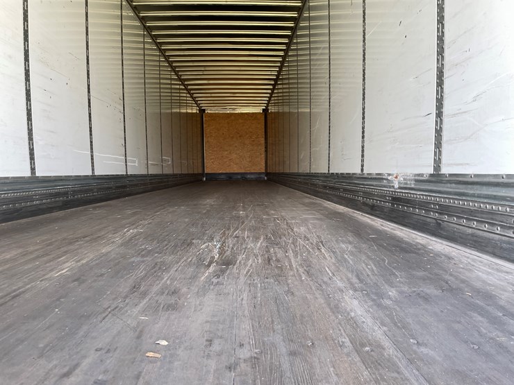 2019-stoughton-trailer-image-57