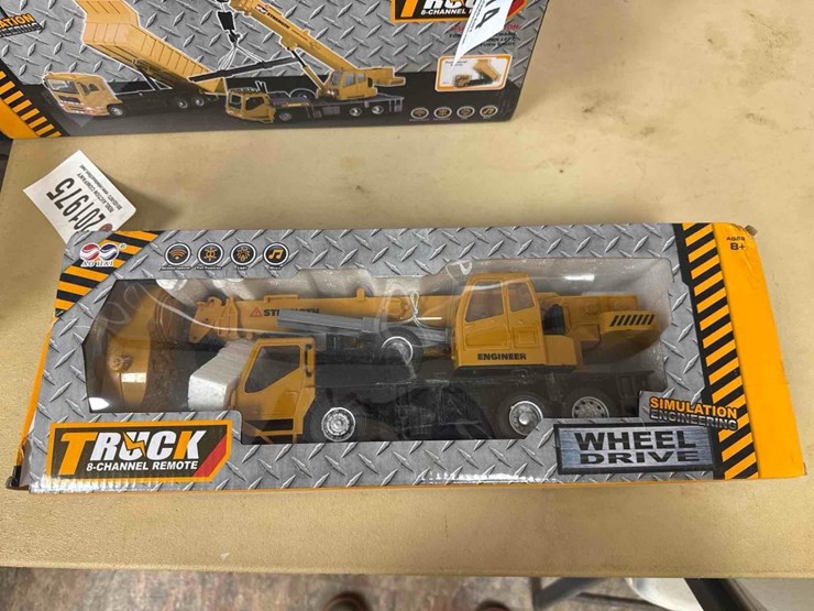 unused-toy-remote-controlled-crane-truck-image-1