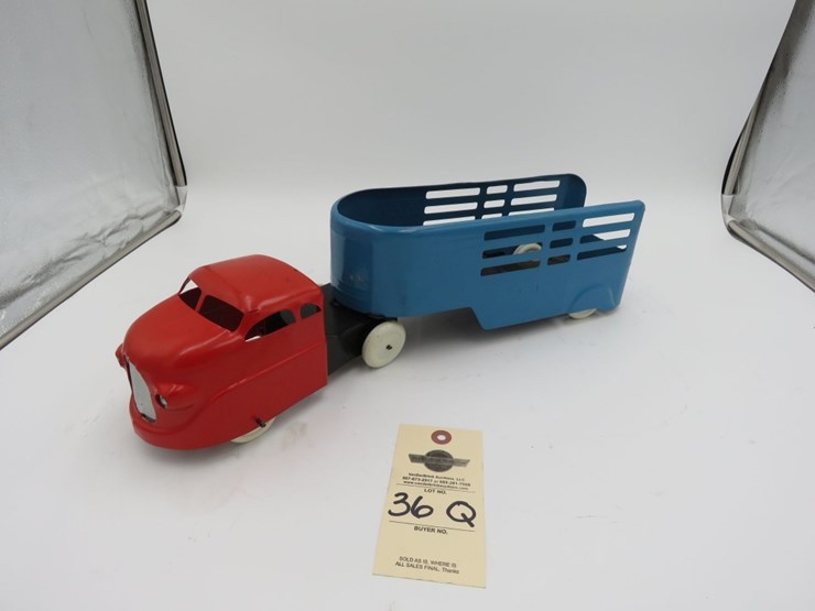 1930's-40's-wyandotte-truck-and-cattle-trailer-image-1