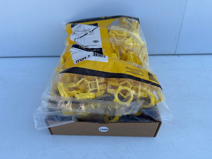 #1508-•-zareba-t-post-electric-fence-insulator-image-2