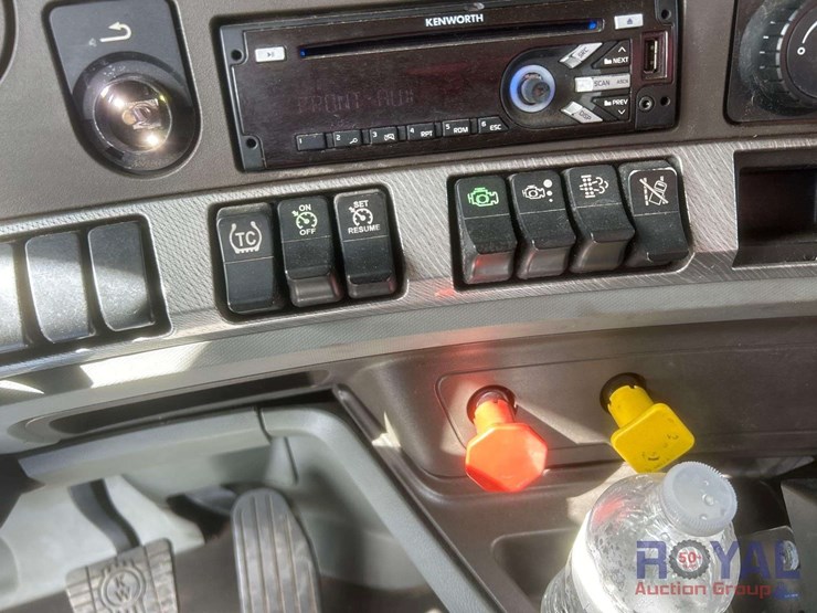 2018-kenworth-t680-image-29