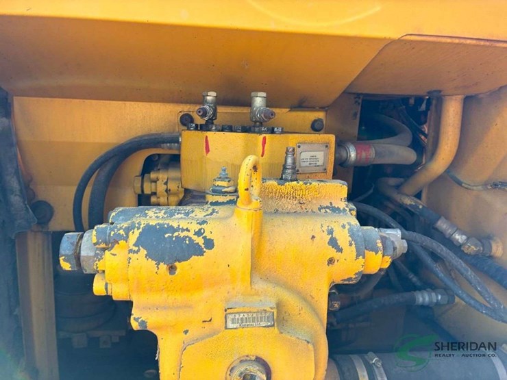 komatsu-pc220-lc-image-14
