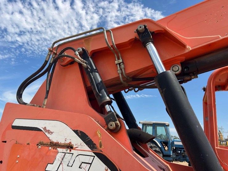 2007-jlg-skytrack-6036-telescopic-forklift-image-19