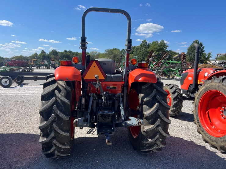 2020-kubota-m7060-image-12