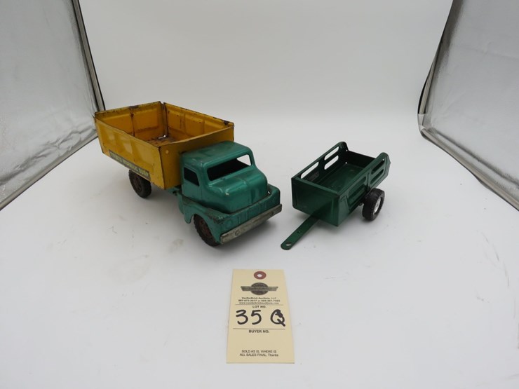 structo-hydraulic-dump-truck-toy-image-1
