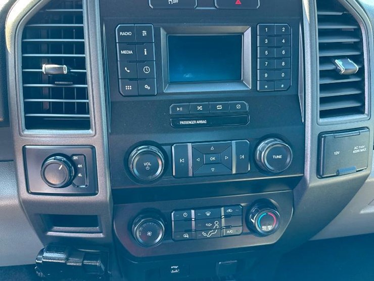 2022-ford-f350-xl-image-15