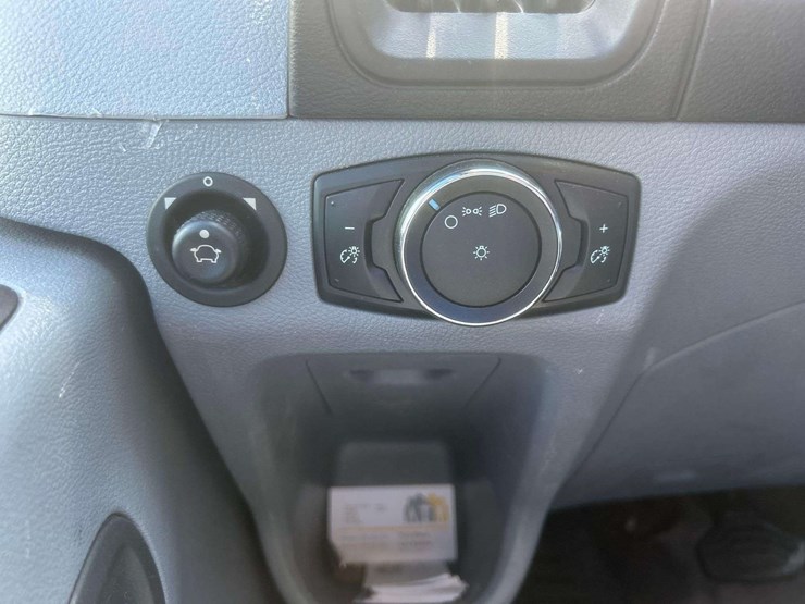 2015-ford-transit-image-14