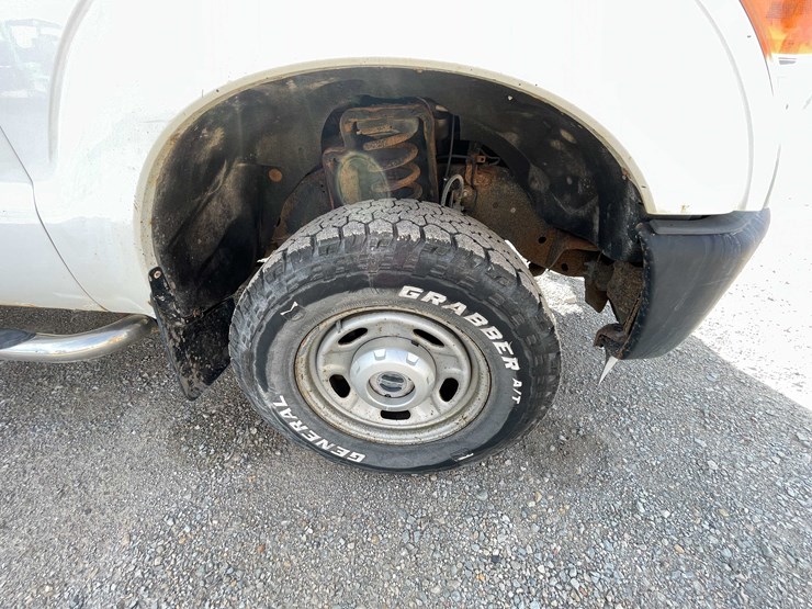 2011-ford-f250-xl-image-17