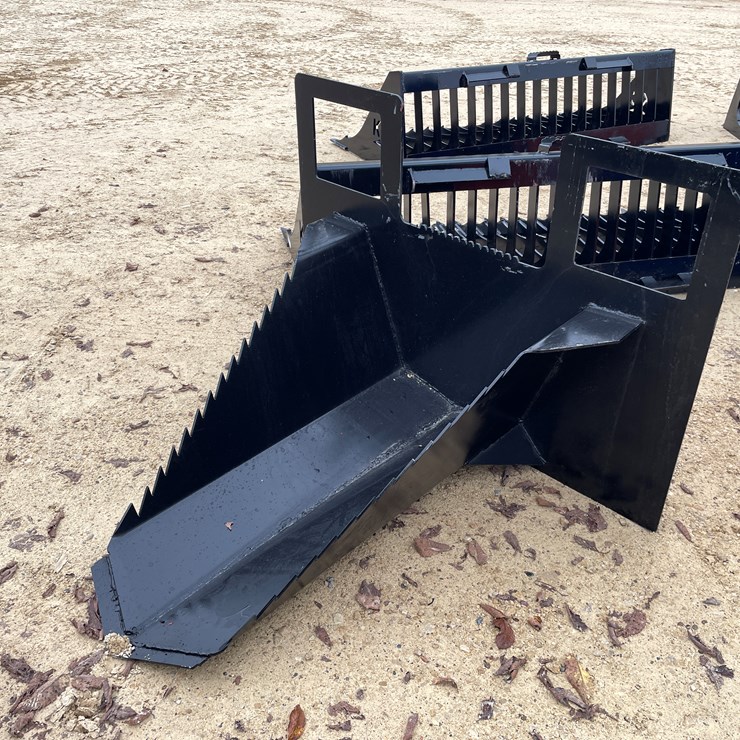 #2015 • New KC 40" Skid Steer Spade Bucket