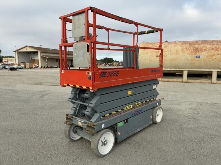 skyjack-sj-3226-scissor-lift-image-16