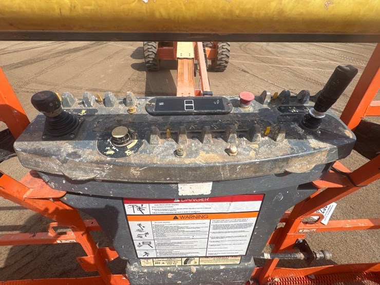 2007-jlg-600s-image-22