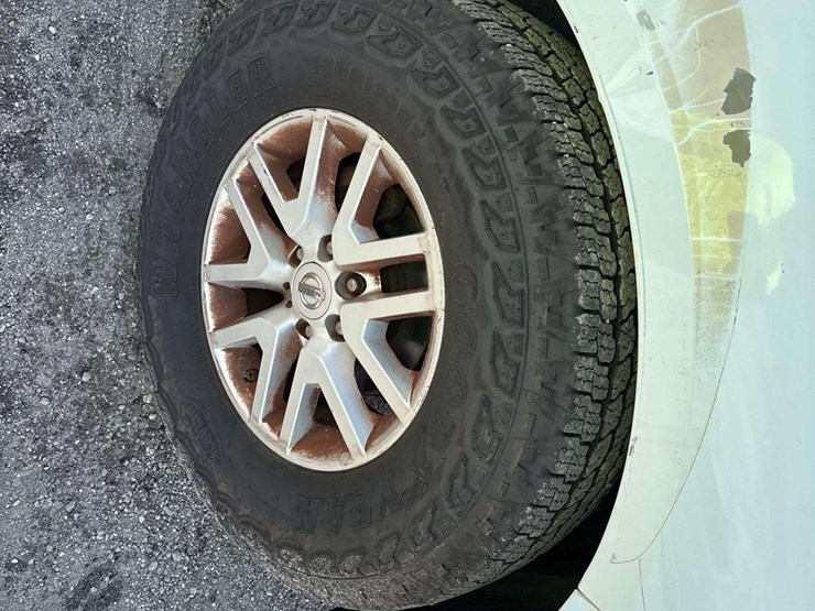 2016-nissan-frontier-image-24