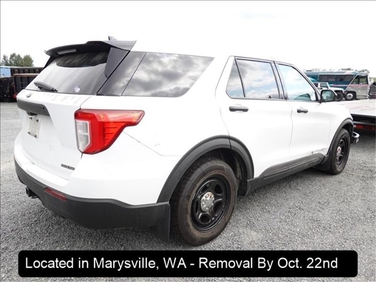 2020-ford-explorer-image-11