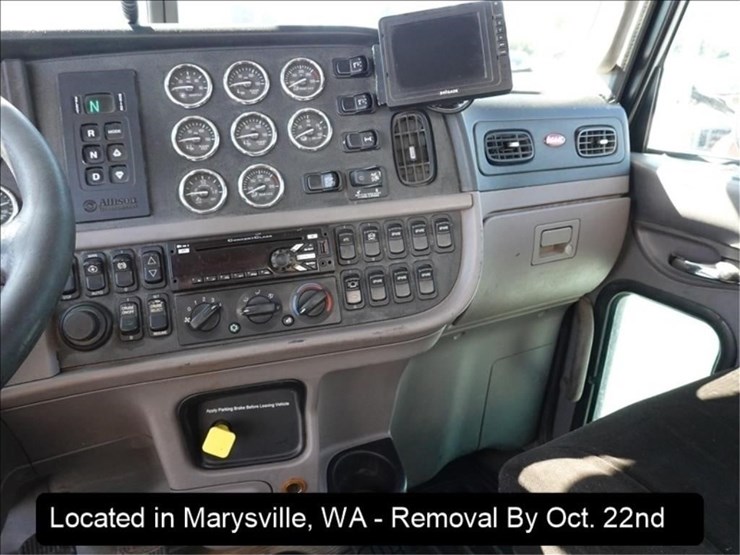 2015-peterbilt-367-image-27