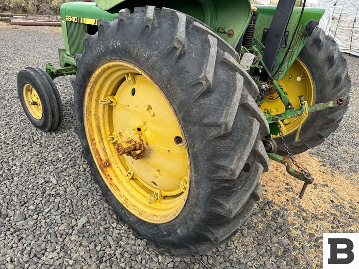 1976-john-deere-2640-image-28