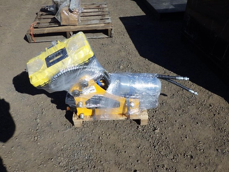 excavator-attachment/tool-box-image-5