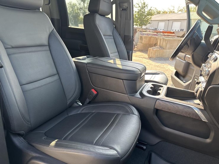 2023-gmc-3500hd-image-46