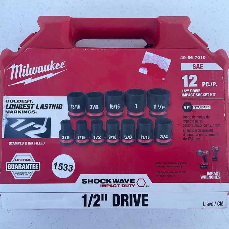 #1533 • Milwaukee 12PC SHOCKWAVE™ Impact Duty 1/2" Drive SAE Standard 6 Point Socket Set 49-66-7010