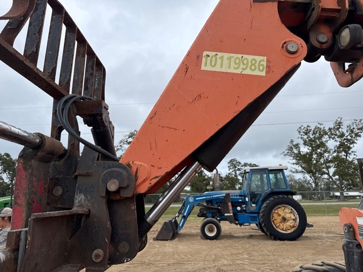 2013-jlg-8042-telescopic-forklift-image-9