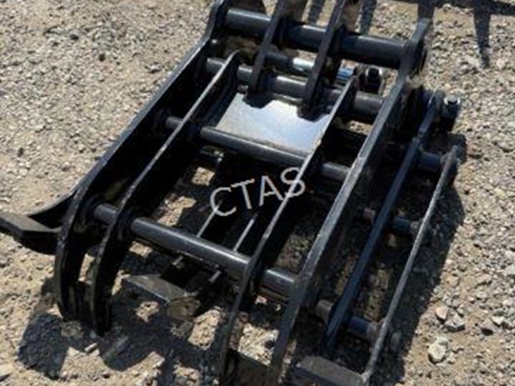 #148-•-mini-excavator-grapple-image-2