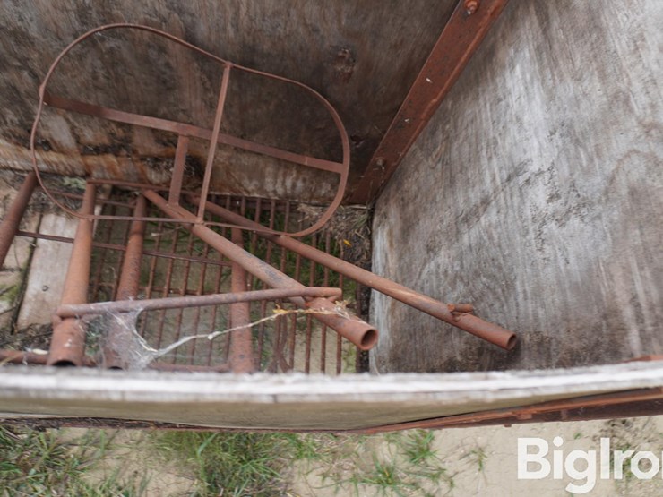 raised-calf-crates-image-15