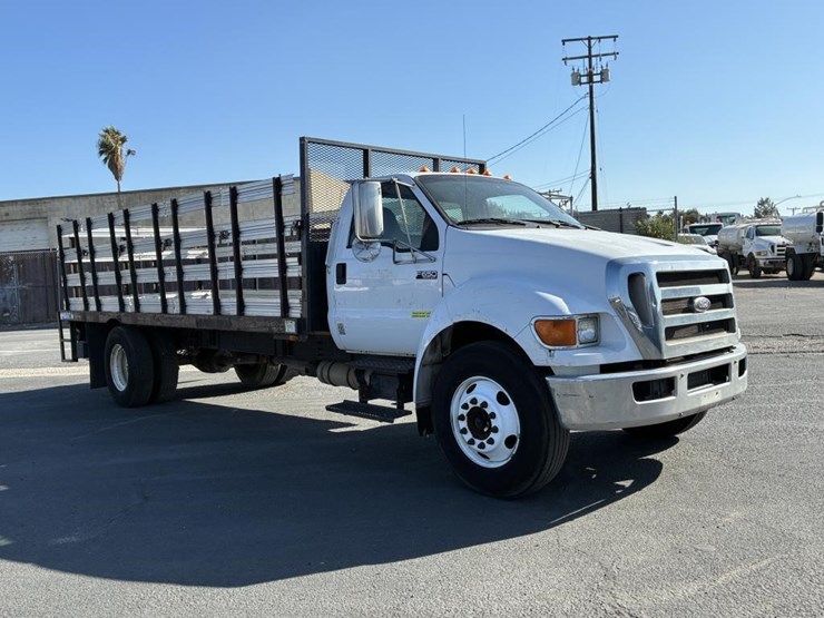 2010-ford-f650-image-2