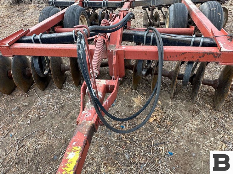 hesston-2420-image-11