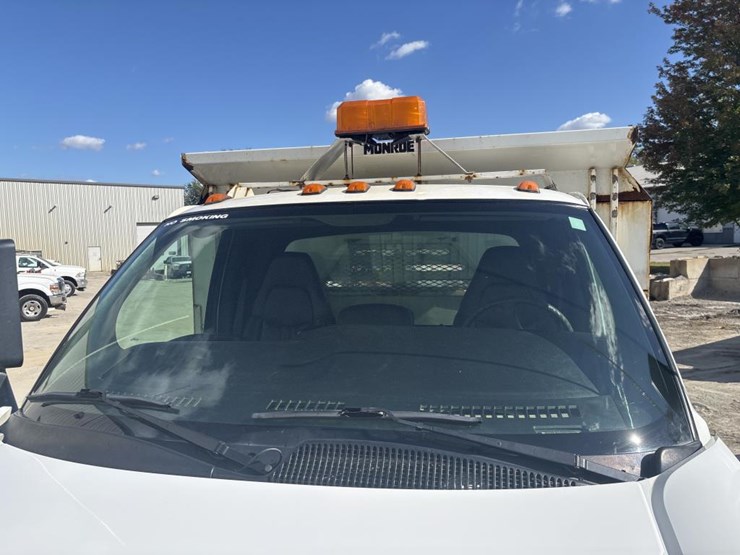 #5081-•-2005-gmc-c4500-4x4-single-axle-dump-truck-image-18