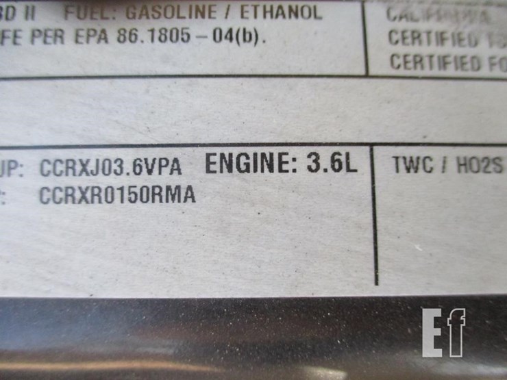 2012-chrysler-town-&-country-image-6