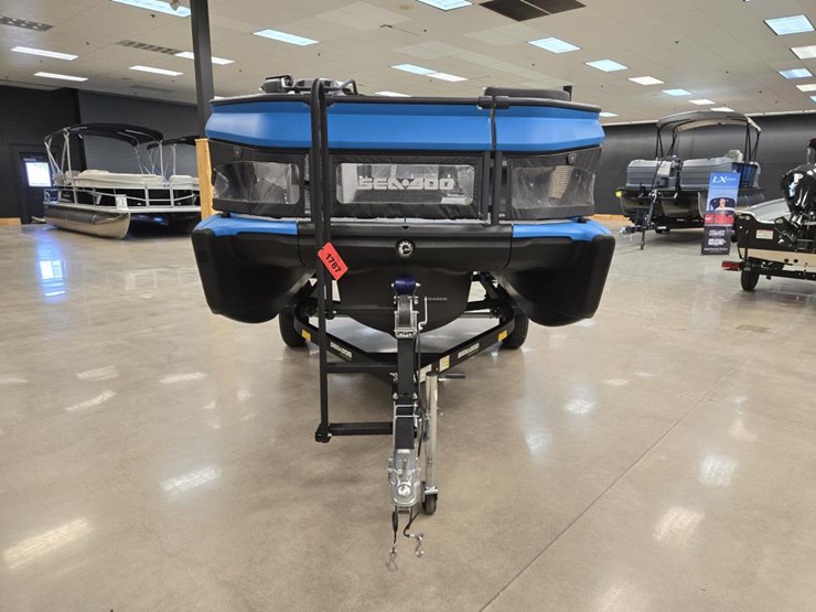 #1787-•-sea-doo-switch-boat-image-8