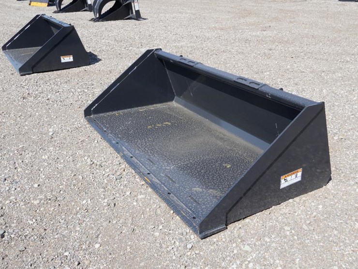 #2530-•-new-skid-steer-track-duty-bucket-attachment-image-2