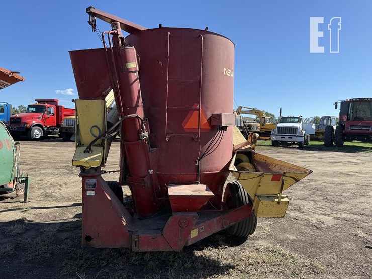 new-holland-358-image-6