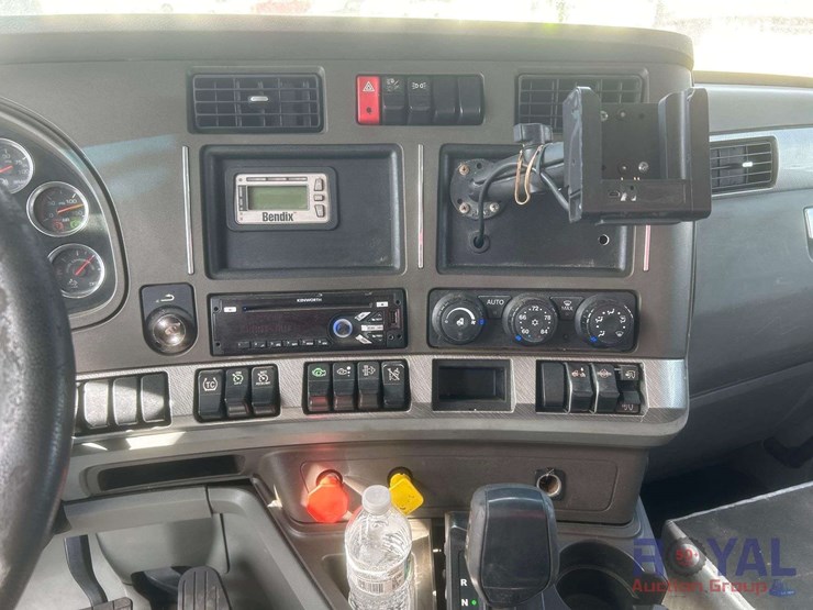 2018-kenworth-t680-image-23