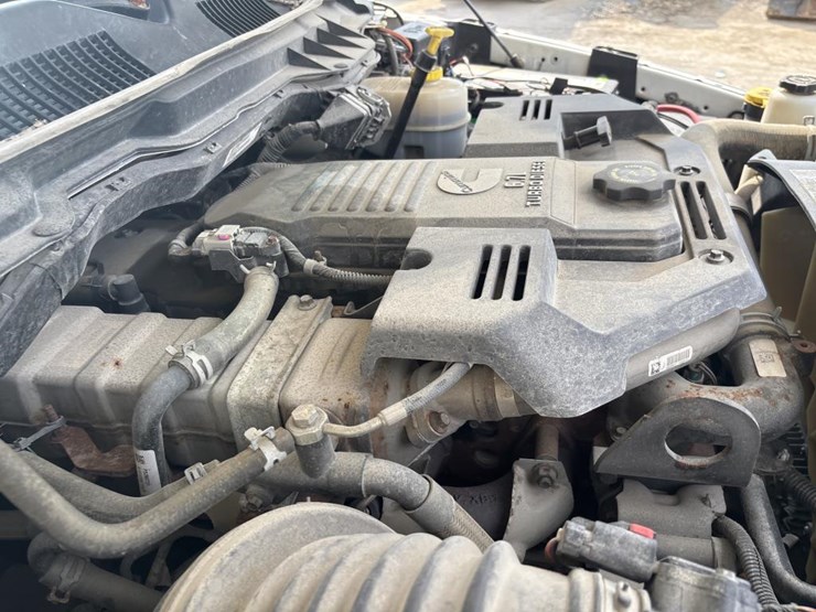 2016-dodge-ram-3500-image-24