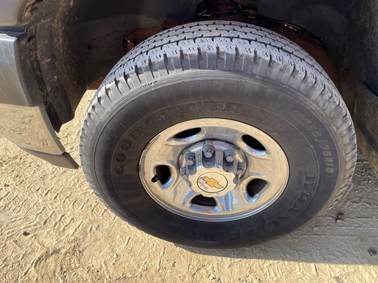 2002-chevrolet-silverado-2500hd-image-107