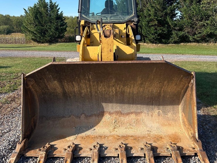 2004-caterpillar-953c-image-2