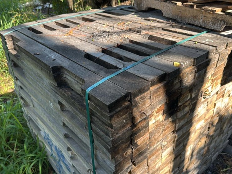 #115-•-cut-pallet-lumber-image-13
