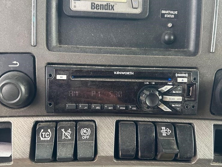 2019-kenworth-t680-image-25