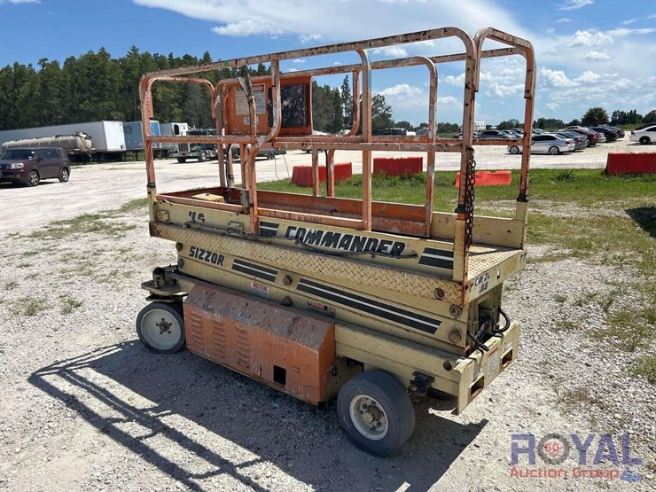 1996-jlg-commander-cm2033-20ft-electric-scissor-lift-image-4