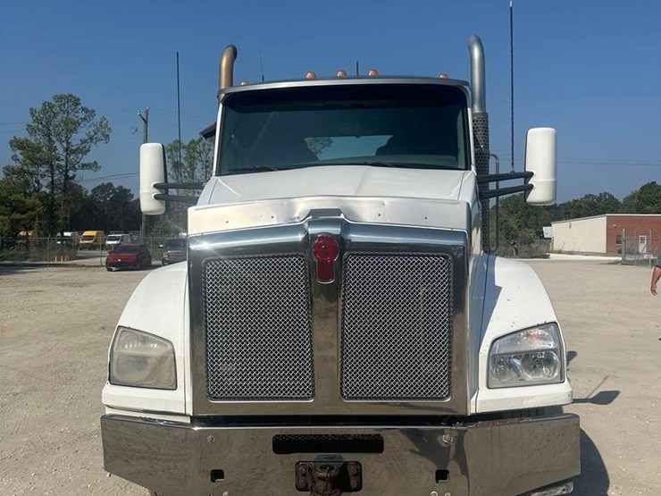 2015-kenworth-t880-image-8