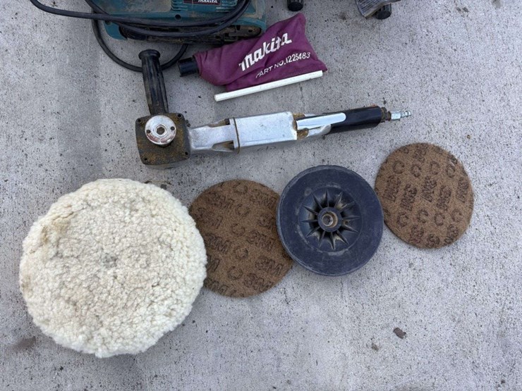 contents-of-tote:-led-shop-light;-makita-belt-sander,-air-angle-sander,-with-pads;-romex-wire-image-5